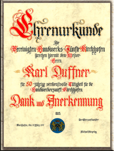 Ehrenurkunde mit Logo oder Wappen.